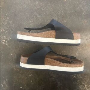 Birkenstocks Papillio Gizeh Platform regular width.